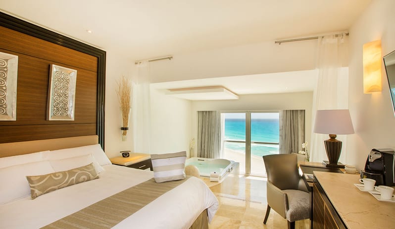 Le Blanc Spa Resort-Royale Honeymoon Ocean Front 1_5545